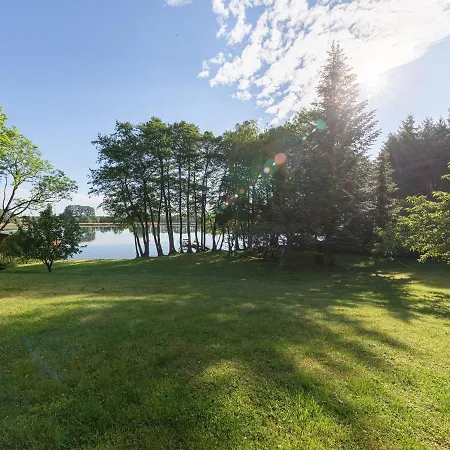 Kastanienhof Am Loppiner See