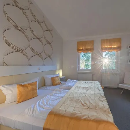 Kastanienhof Am Loppiner See *