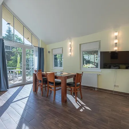 Kastanienhof Am Loppiner See