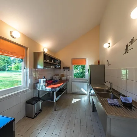 Kastanienhof Am Loppiner See *